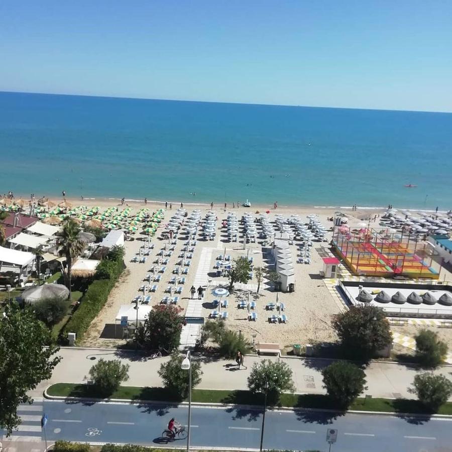 Hotel Boston Alba Adriatica Zewnętrze zdjęcie