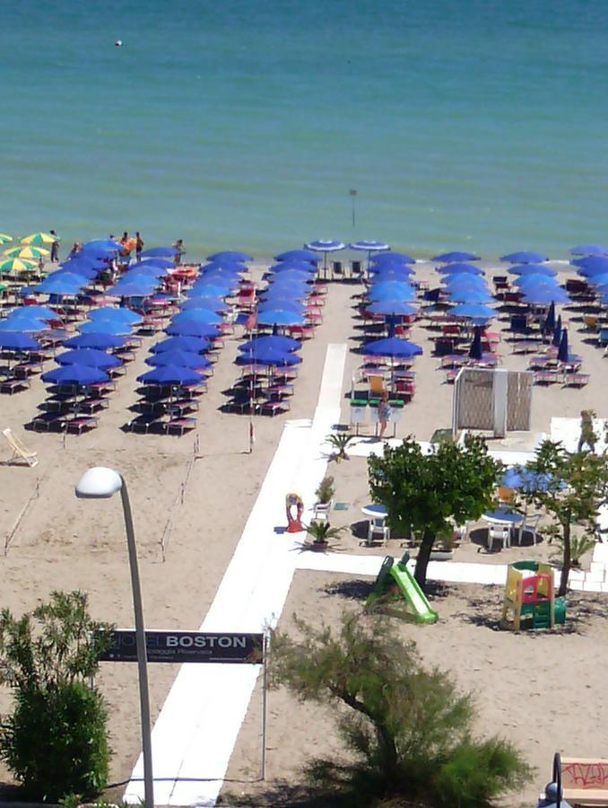 Hotel Boston Alba Adriatica Zewnętrze zdjęcie