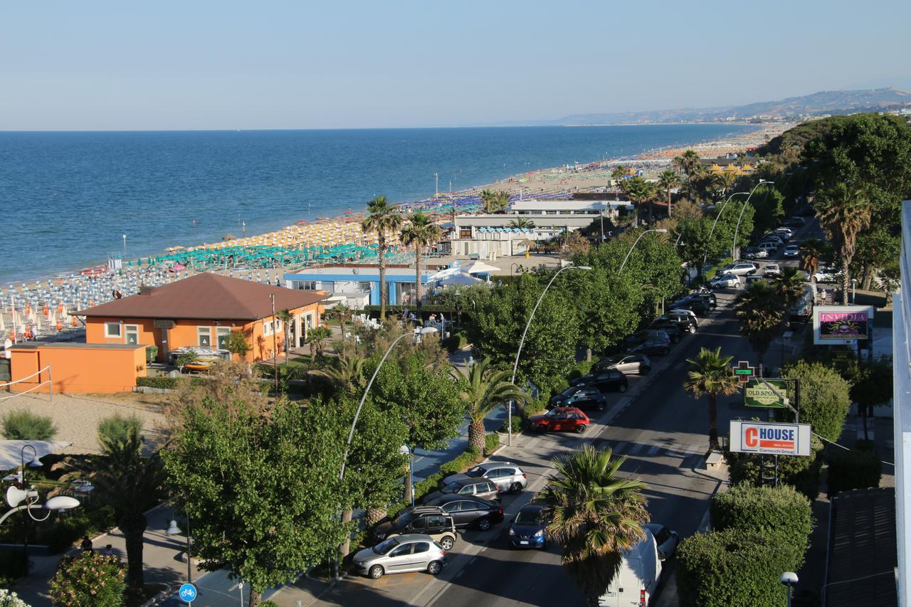 Hotel Boston Alba Adriatica Zewnętrze zdjęcie