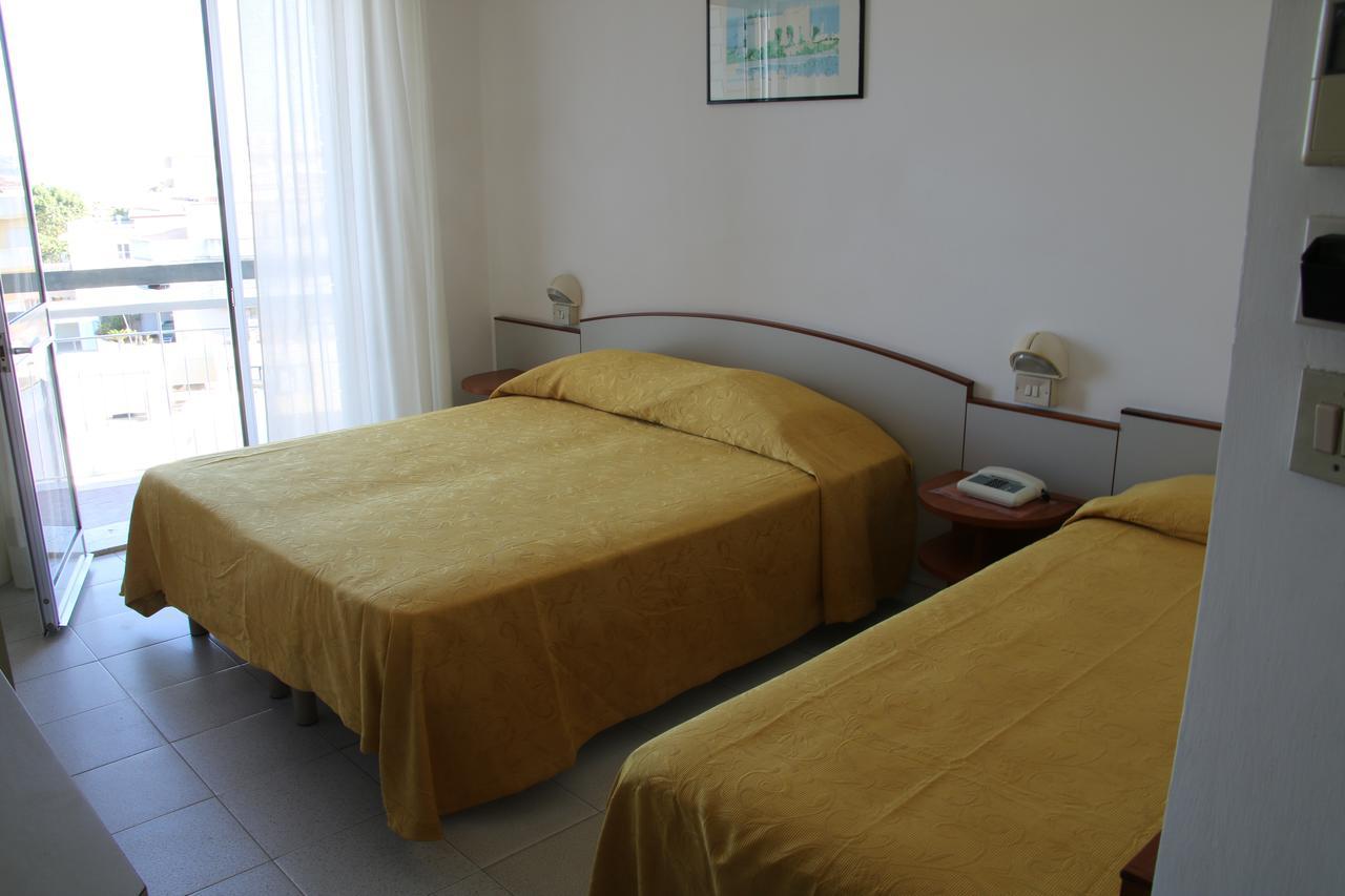 Hotel Boston Alba Adriatica Zewnętrze zdjęcie