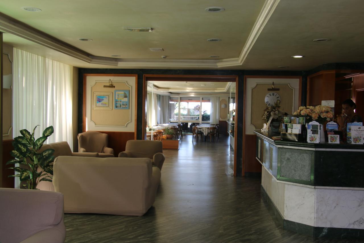 Hotel Boston Alba Adriatica Zewnętrze zdjęcie