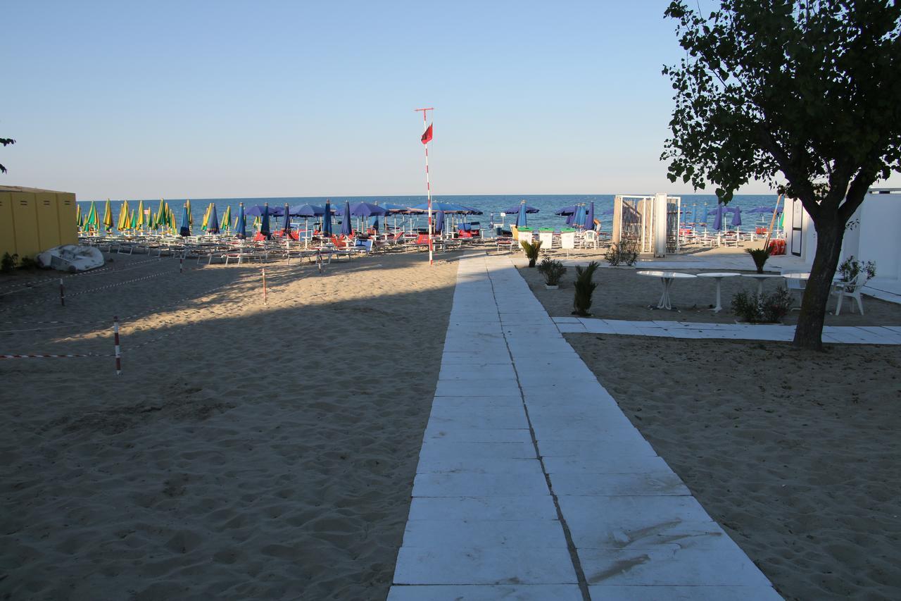 Hotel Boston Alba Adriatica Zewnętrze zdjęcie