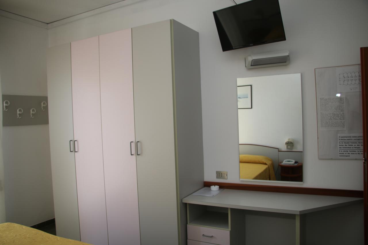Hotel Boston Alba Adriatica Zewnętrze zdjęcie
